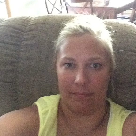 Profile Picture of Jill Applegate (@jwellman11) on Poshmark