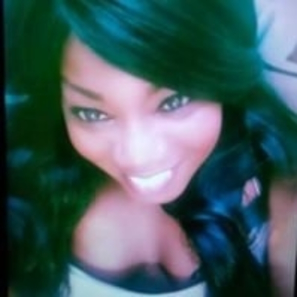 Profile Picture of Geannette Easey (@geannetteeasey) on Poshmark