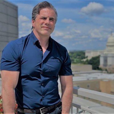 Profile Picture of Tom Fitton (@tomfittonpriv) on Twitter
