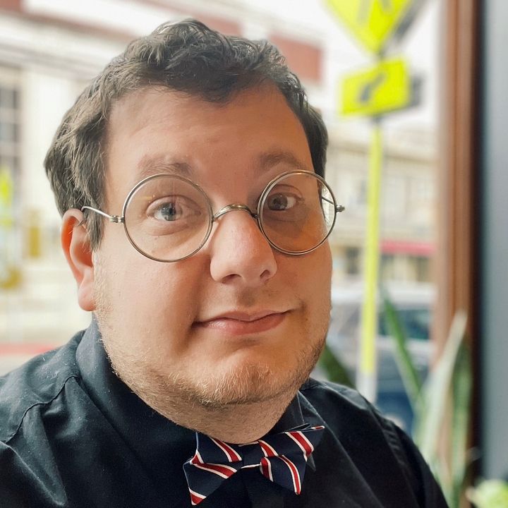 Profile Picture of Michael Archambault (@vintageaudiogeek) on Tiktok