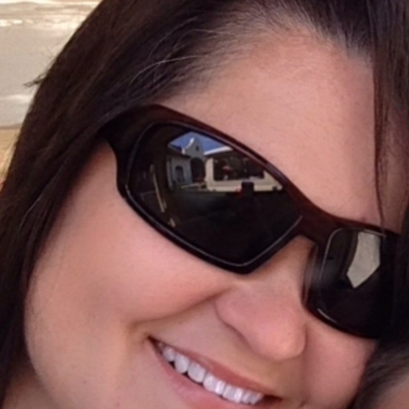 Profile Picture of Cathy Manion (@cathymanion) on Poshmark