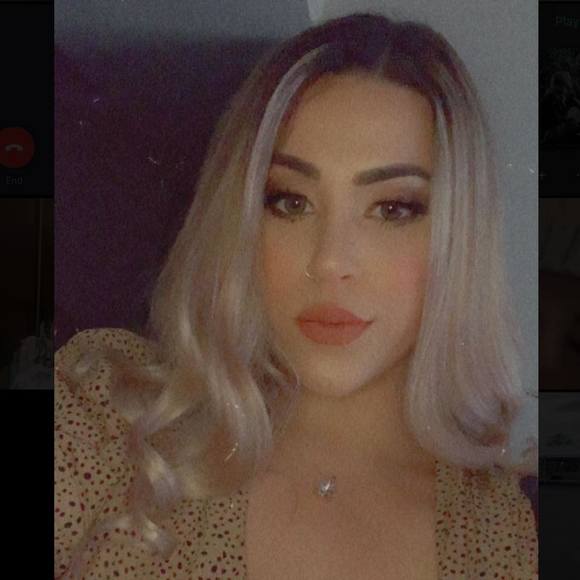 Profile Picture of Lorianys Rosales (@lorirosales) on Poshmark