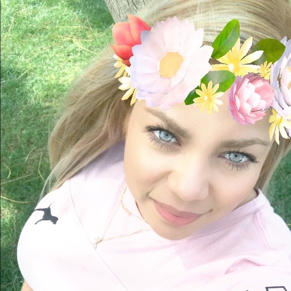 Profile Picture of Jeybàn Mavila (@jeydom) on Poshmark