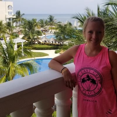 Profile Picture of Lori Renfro (@lrenfro) on Twitter