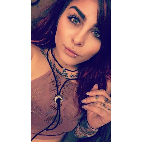 Profile Picture of Shayna Hagenbach (@shaynamarie91) on Poshmark