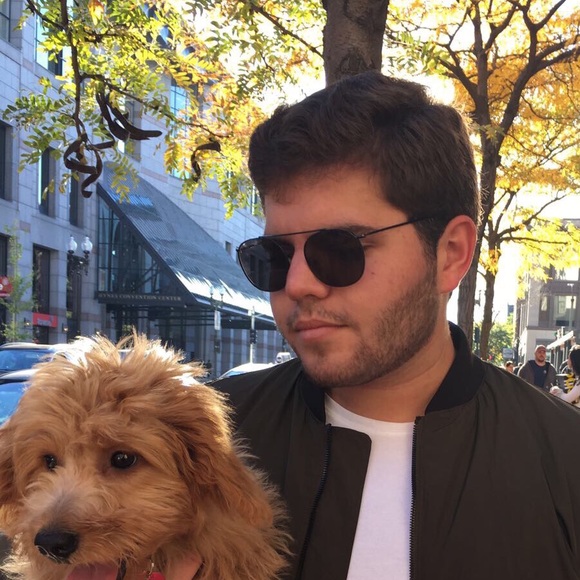 Profile Picture of Carlos Fernandez (@cfernandez395) on Poshmark