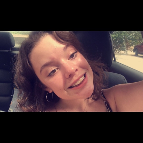 Marrah Guthmiller - Poshmark Profile Picture of Marrah Guthmiller (@marrah1) on Poshmark