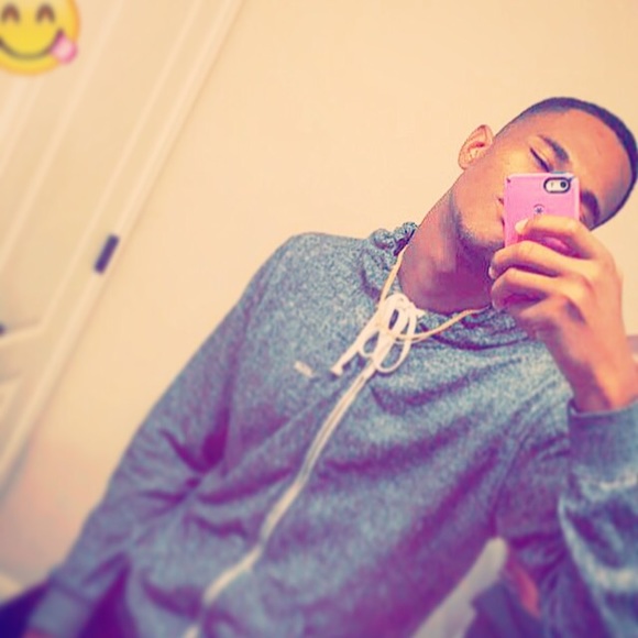 Profile Picture of Jeffrey Oliver (@kvngjeff23) on Poshmark