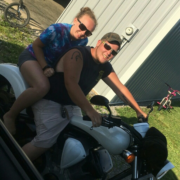 Profile Picture of Whitney Jennings (@whit_mo) on Poshmark