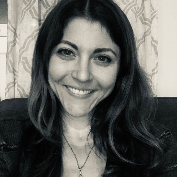 Profile Picture of Denise Minger (@d_minger) on Poshmark