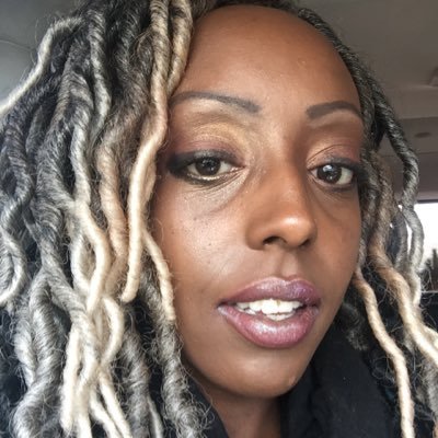 Profile Picture of Loren E Hayes (@Lopoppinz83) on Twitter