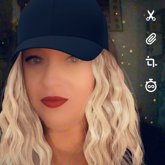 Profile Picture of Amy Packman (@amynichole61) on Poshmark