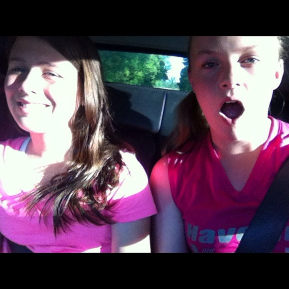 Profile Picture of Anna Swift (@agrace_10) on Poshmark