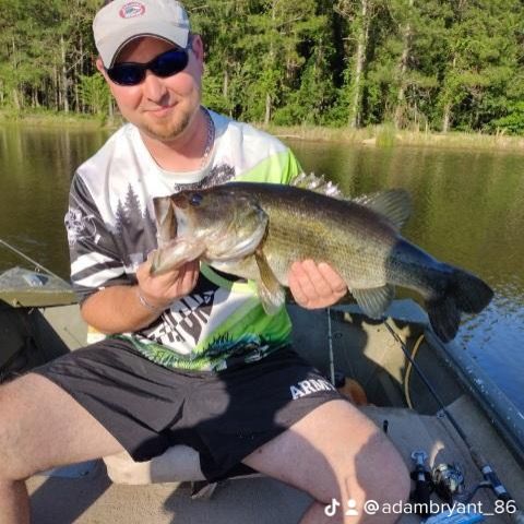 Profile Picture of user1319239123102 (@adambryant_86) on Tiktok