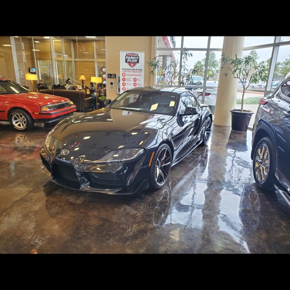 Profile Picture of Luis Tineo (@luistineom1) on Poshmark