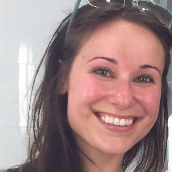 Profile Picture of Andrea Strong (@abednars33) on Poshmark