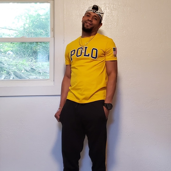 Profile Picture of Troy Hicks (@troyhicks2012) on Poshmark