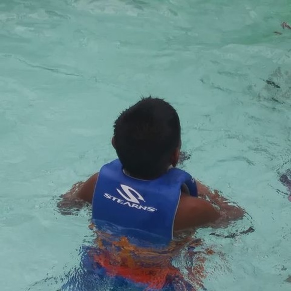 Profile Picture of Dave Maharaj (@davemaharaj) on Poshmark