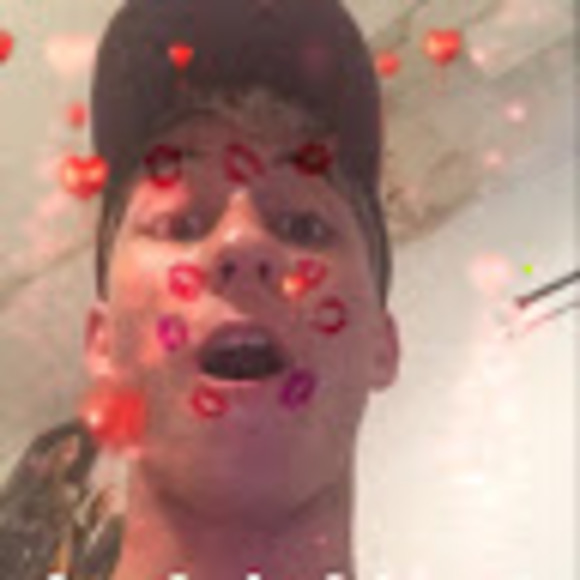 Profile Picture of Mauro Gonzalez (@supermaurobros) on Poshmark