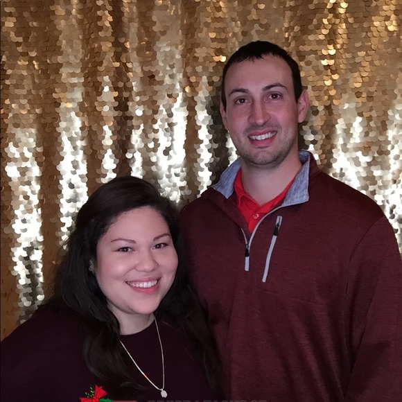 Profile Picture of Olivia Huie (@oliviahnicole) on Poshmark