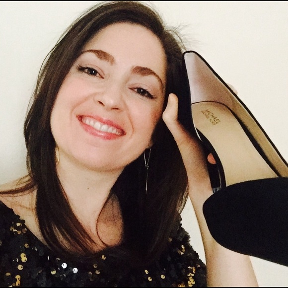 Profile Picture of Rachael Kondylas (@rachkay864) on Poshmark