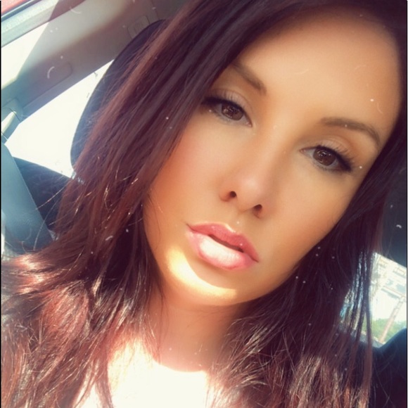 Profile Picture of Kayla Gregorace (@kgregorace) on Poshmark