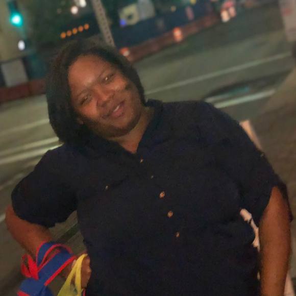 Profile Picture of Tanisha Allen (@tanishaallen1) on Poshmark