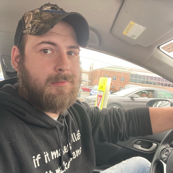 Profile Picture of Vance Shingara (@vanceshingara) on Poshmark