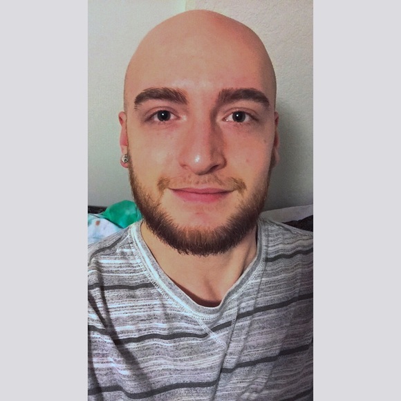 Profile Picture of Brett Howell (@howellbrett4) on Poshmark