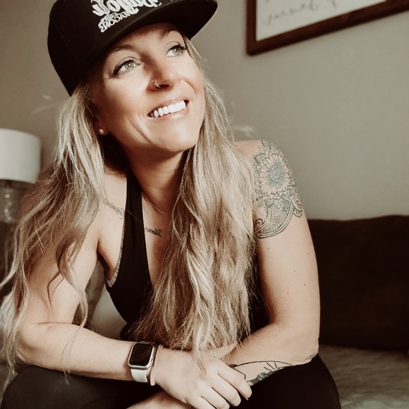 Profile Picture of Danielle Shaner (@daninshaner) on Poshmark