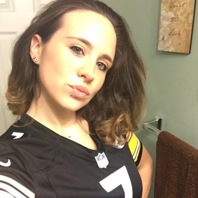 Profile Picture of Tia DeVincent (@Tia_DeVincent) on Twitter