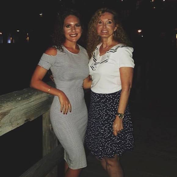 Jan Samples - Poshmark Profile Picture of Jan Samples (@jsampl1) on Poshmark