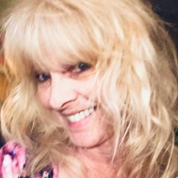 Profile Picture of Mary Norman (@marynorman494) on Poshmark