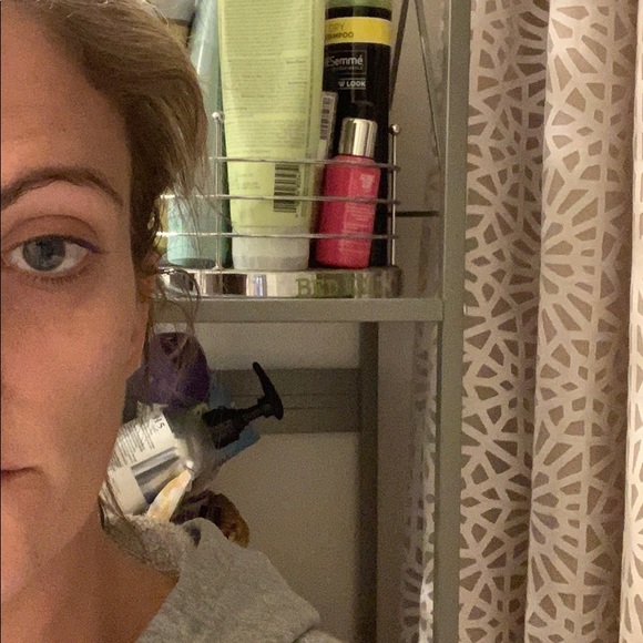 Profile Picture of Michelle Bujnowski (@mbujnowski) on Poshmark