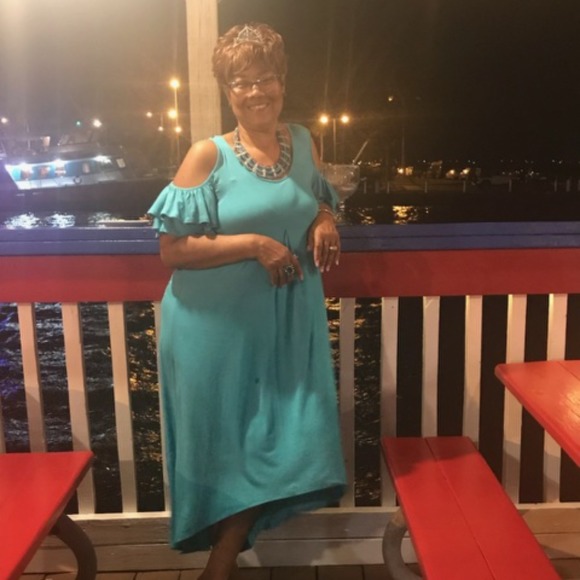 Profile Picture of Joyce Aultman (@buttaflyztravel) on Poshmark