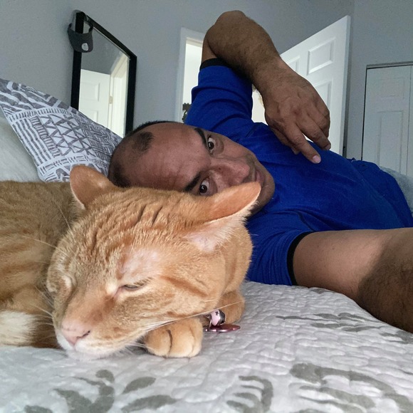 Profile Picture of Milton Ramirez (@miltinote) on Poshmark