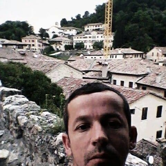 Profile Picture of Ardijan Rochi (@ardijanrochi) on Poshmark