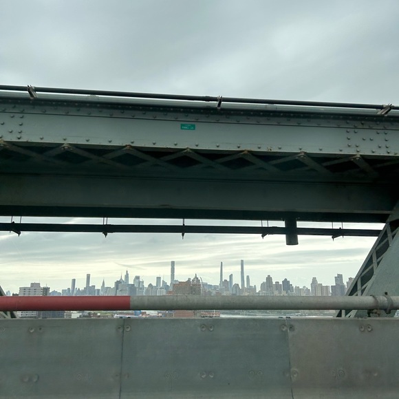 Profile Picture of Daniela Marroquin (@danielamarro) on Poshmark