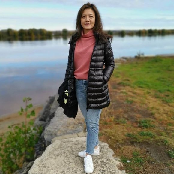 Profile Picture of Tina Zeng (@zengting2000) on Poshmark