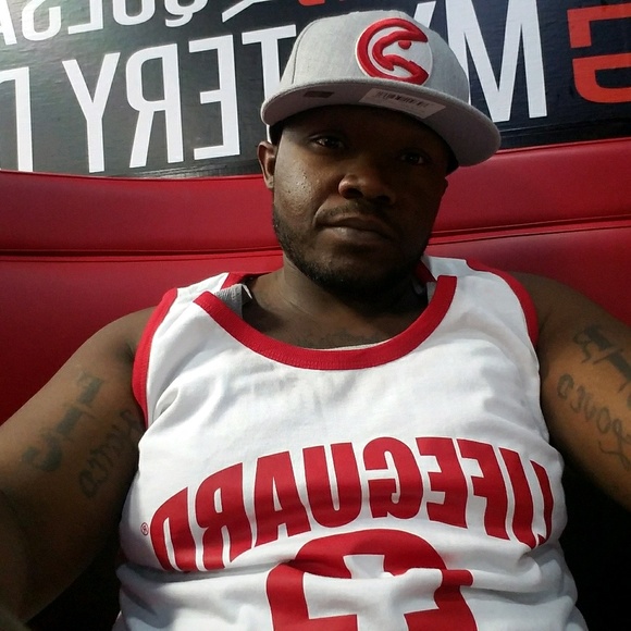 Profile Picture of Lawrence Williams (@mann1211) on Poshmark