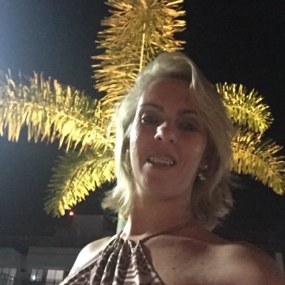 Profile Picture of Elizabeth Fernandes (@Elizabe31121959) on Twitter