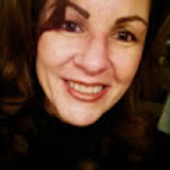 Profile Picture of Marietta Confredo (@m_confredo) on Poshmark