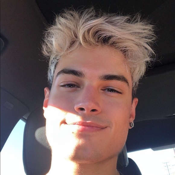 Vassili Rogakos - Poshmark Profile Picture of Vassili Rogakos (@rogakos) on Poshmark