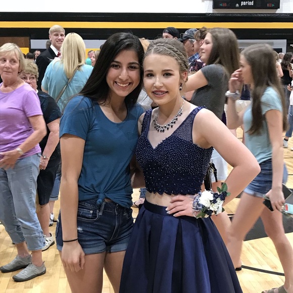 Profile Picture of Alecea Mendoza (@aleceamendoza) on Poshmark