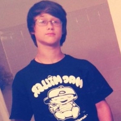 Profile Picture of Devin Combs (@ClasOfClans9) on Twitter