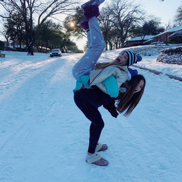 Profile Picture of Chloe Kim (@chloekim_) on Poshmark