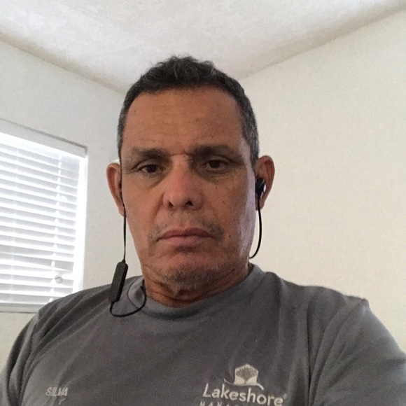 Profile Picture of Juan Silva (@juanrsilva51) on Poshmark