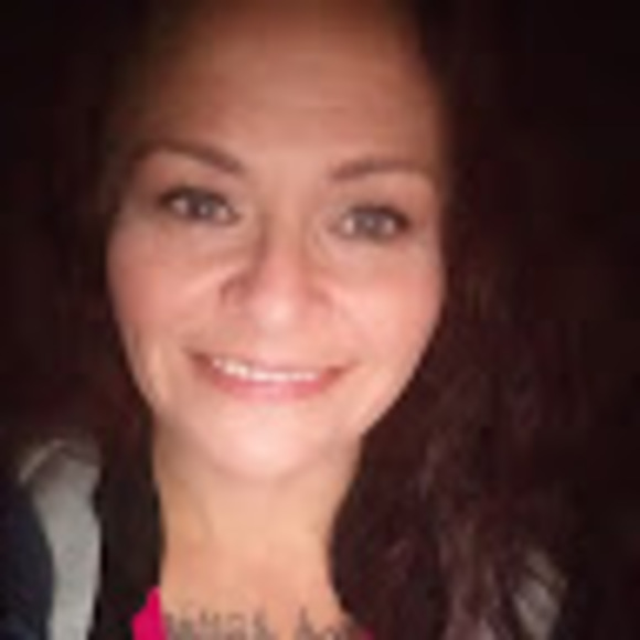 Profile Picture of T Burdon (@tburdon) on Poshmark
