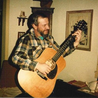 Profile Picture of Ernie  Thomas (@et11oo) on Twitter