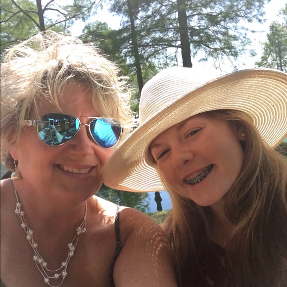 Profile Picture of Robin Rogers (@terryrob) on Poshmark